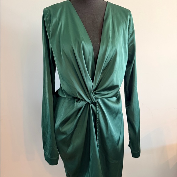 Fashion Nova Dresses & Skirts - Fashion Nova Emerald Green Long Sleeve Twist Front Dress